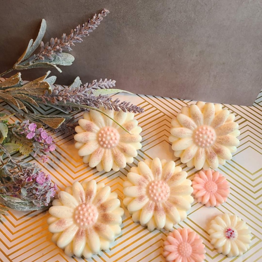 Hand mande Candles - Picture 15 of 16